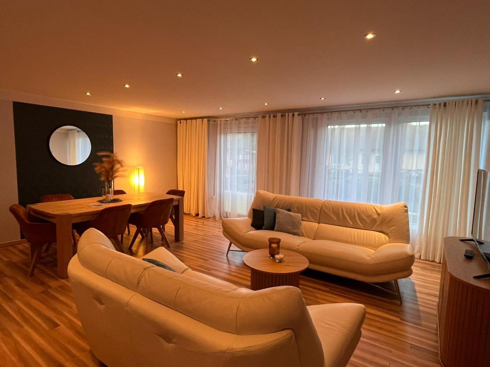 Hotel Pommerscher Hof ツィノヴィッツ エクステリア 写真